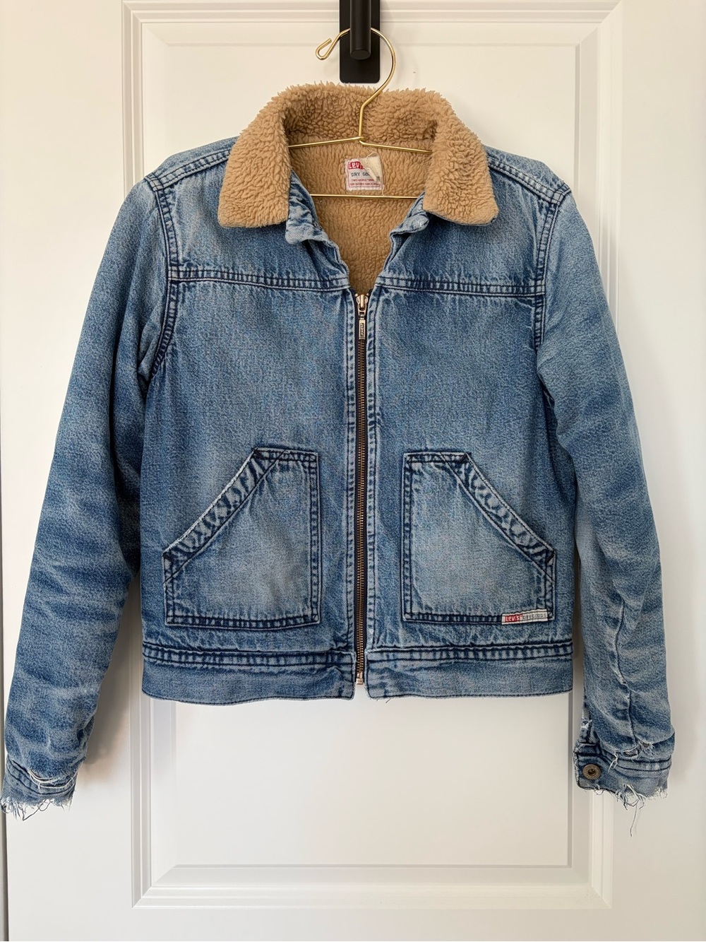 Vintage Levi’s Dry Goods Sherpa-Lined Denim Jacket – Women’s Small